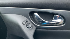 Nissan Qashqai 1.6 DiG-T N-Connecta 5dr Petrol Hatchback